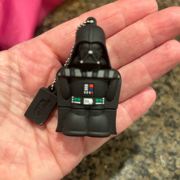 Star Wars Darth Vader USB Flash Drive - Black and Red - Picture 1 of 3